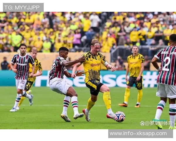 多特蒙德关注17岁左后卫普拉特斯交易价格成关键难题